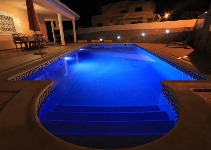 Casa Antonio Armacao de Pera